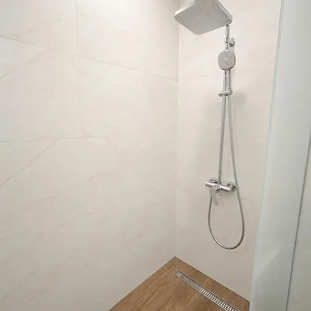 Апартаменти Pool View Варна